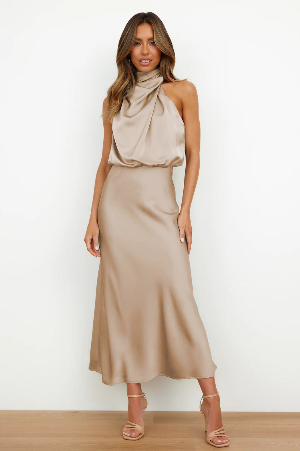 CARLINA | Elegante Abito Lungo in Raso con Collo Halter