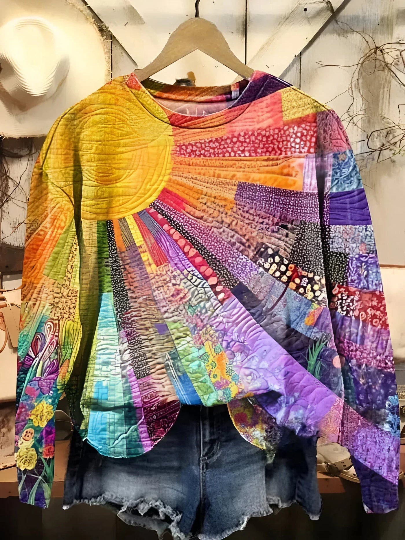 Chiara | Maglia colorata con collage solare